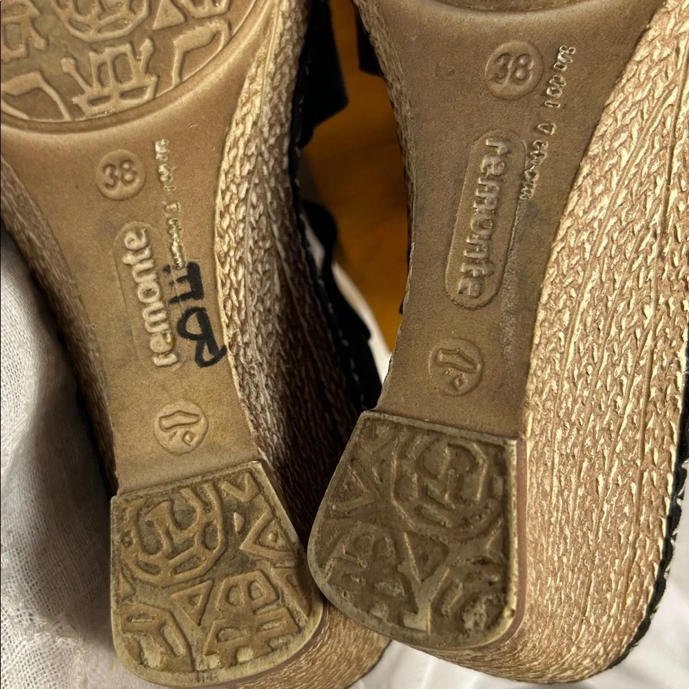 Remonte almost NEW leather elastic straps wedge shoes